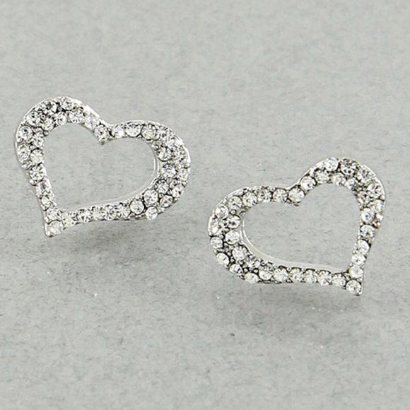 Jewelry - Crystal heart earrings